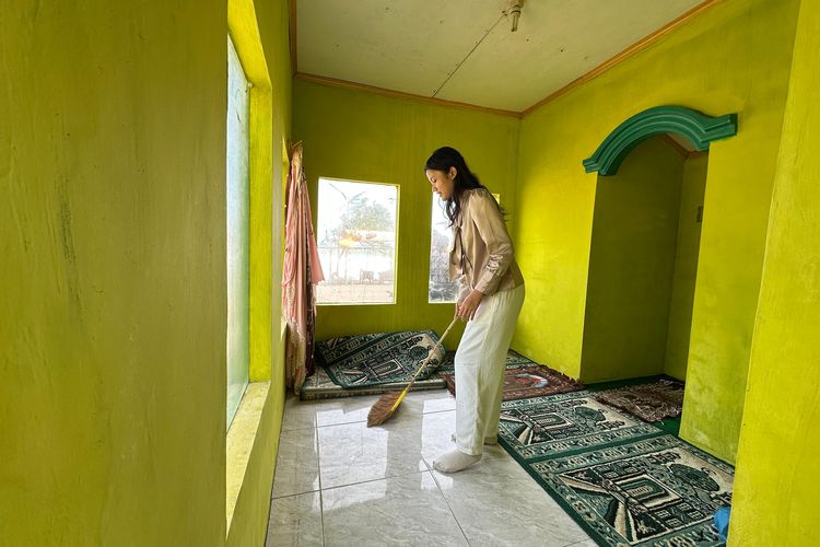 Kisah Nadin di Purworejo, Siswi Kristen yang Bersihkan Mushala demi Wisata Inklusif