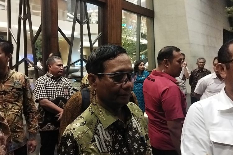 Menteri Koordinator Bidang Politik, Hukum, dan HAM (Menkopolhukam), Mahfud MD ditemui di salah satu hotel di Kota Malang, Jawa Timur pada Jumat (7/7/2023), malam.