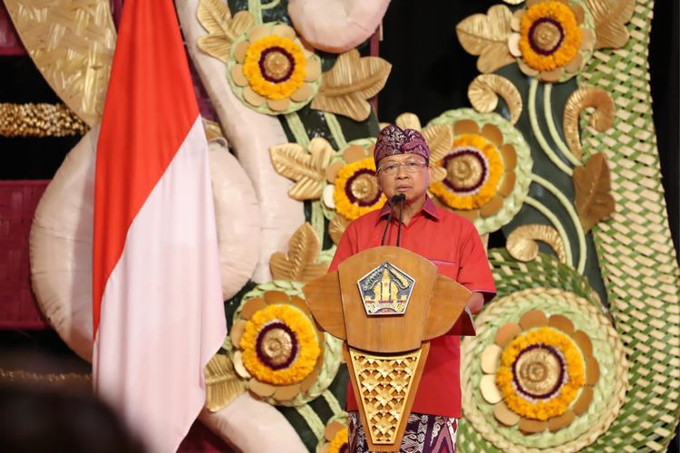 Gubernur Bali I Wayan Koster dalam pidato sambutannya dalam acara penandatanganan MoU bidang kesenian Jawa Tengah dan Bali, di Sanur, Bali, Jumat (16/6/2023).