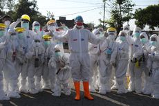 Pakai Baju Hazmat Saat Pimpin Upacara HUT RI, Ini Pesan Ganjar untuk Pasien dan Nakes di RSDC Donohudan