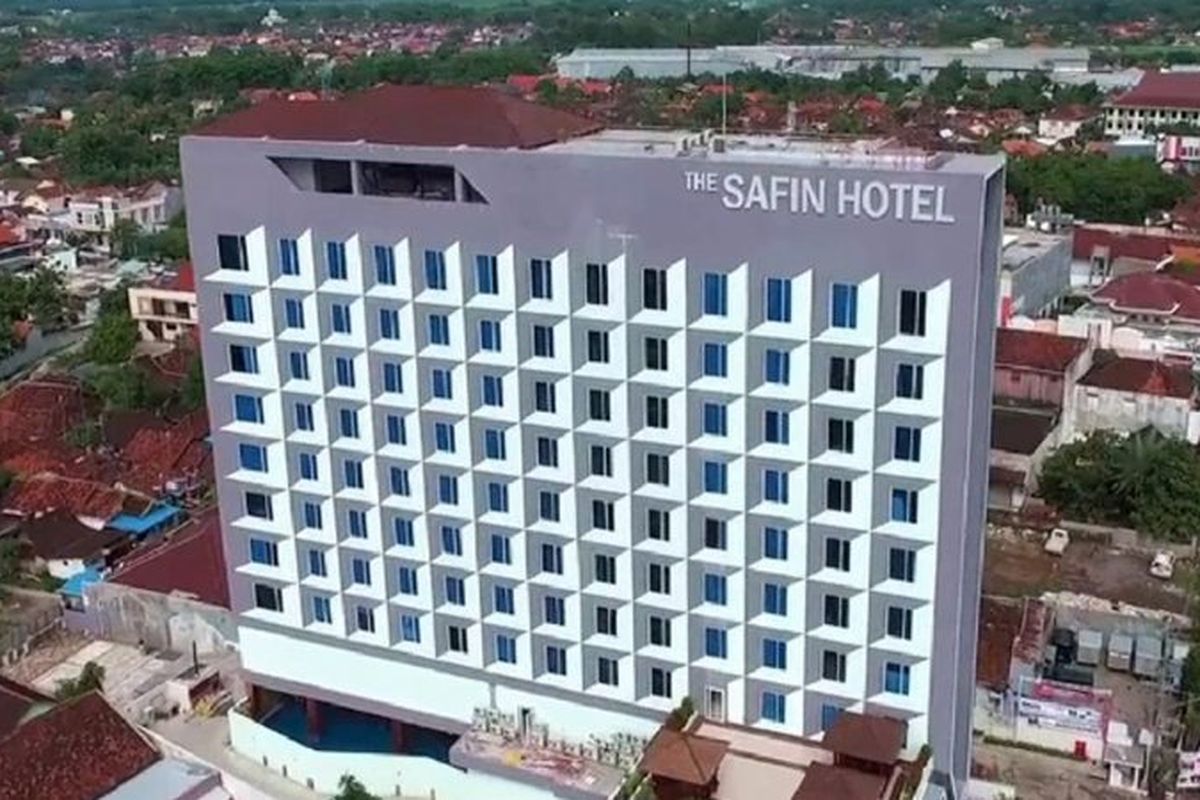 Safin Hotel dirancang sebagai pionir hotel bintang tiga plus di Pati, Jawa Tengah. 