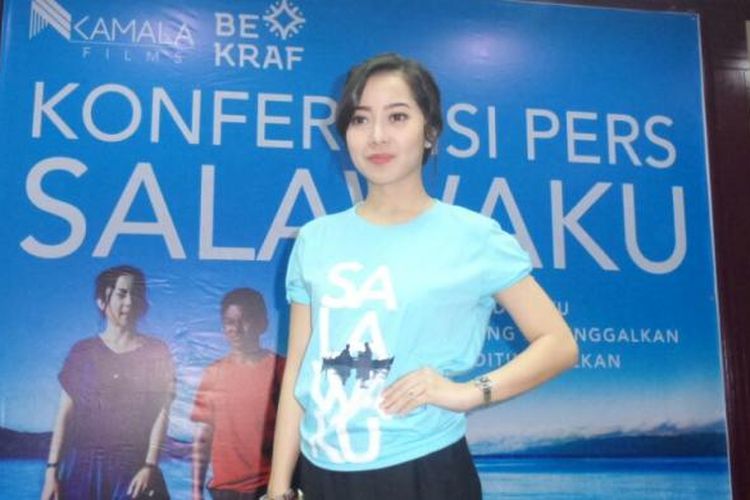 Karina Salim saat menghadiri trailer film Salawaku di Kementerian BUMN, Medan Merdeka Selatan, Jumat (10/2/2017).