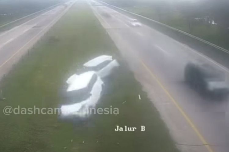 Belajar dari Kecelakaan di Tol Cipali, Ingat Bahaya Melintas di Bahu Jalan