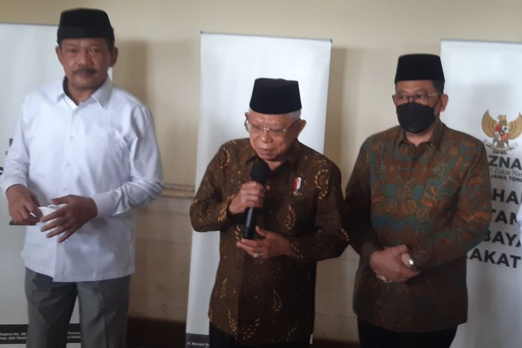 Wakil Presiden RI KH Ma'ruf Amin dalam silaturahmi dengan Pimpinan Baznas Kabupaten/Kota se-Jawa Tengah di Solo, Jawa Tengah, Senin (21/11/2022).