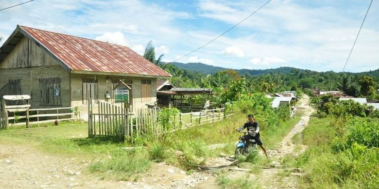 Desa Lemban Tongoa begitu sepi sejak insiden pembunuhan pada 28 November lalu.