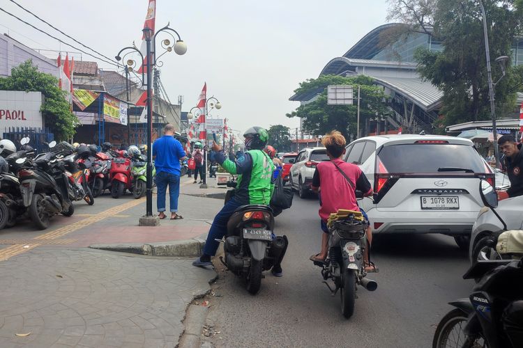 Cegah Kemacetan, Ojol Diminta Masuk Kantong Parkir Stasiun Bekasi Saat Tunggu Penumpang