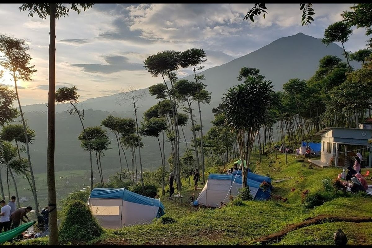 Wisata Bogor dengan View Gunung, Bisa Kemah dan Nongkrong