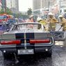 Mobil Ford Mustang 1966 Terbakar di Margaguna Raya, Pondok Indah