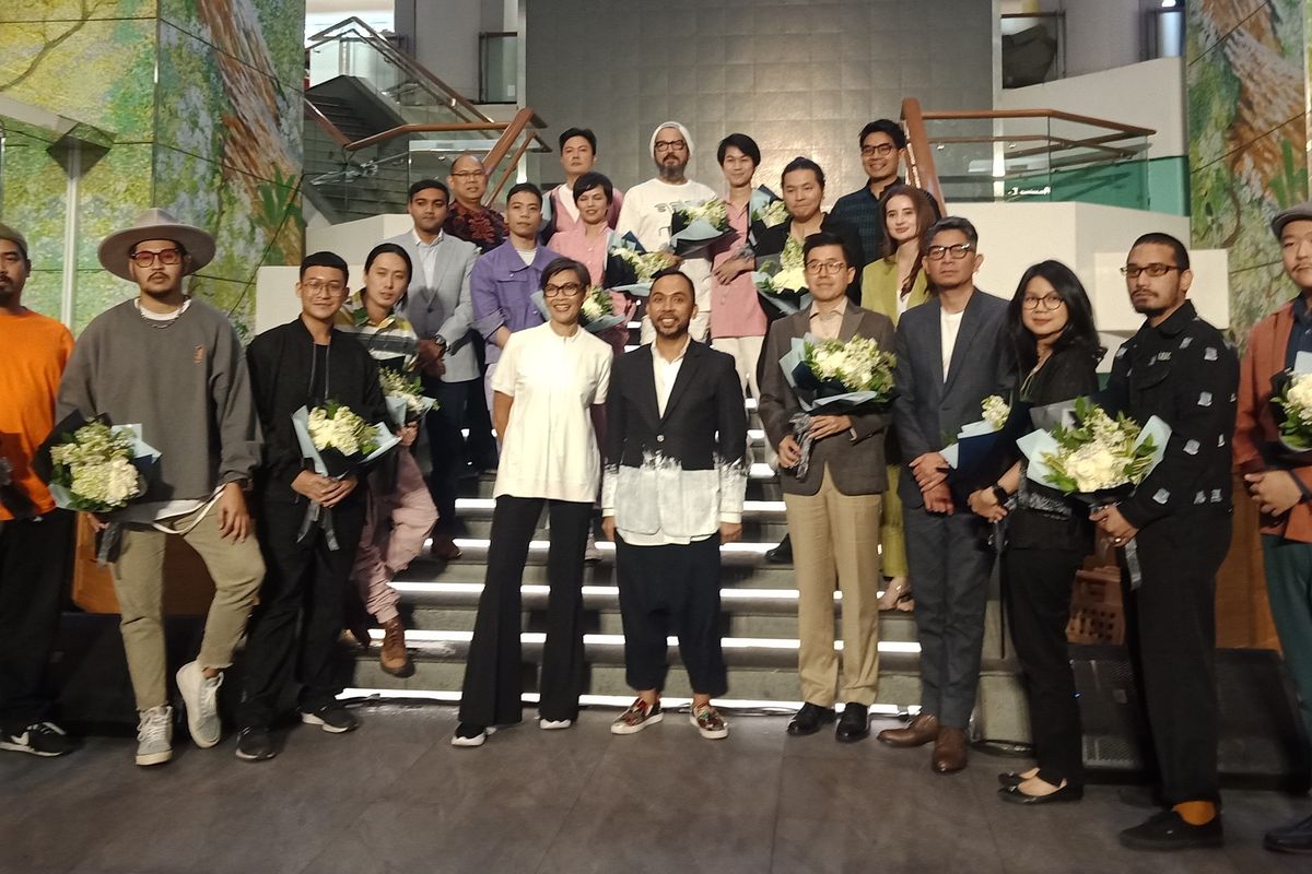 Brand dan desainer yang berpartisipasi dalam Plaza Indonesia Mens Fashion Week 2019 seusai menggelar konferensi pers di Plaza Indonesia, Jakarta Pusat, Selasa (17/9/2019).