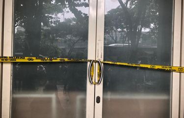 Polda Metro Jaya membongkar pinjol ilegal di Ruko Crown Blok C1-C7, Green Lake City, Tangerang, pada Kamis (14/10/2021). 