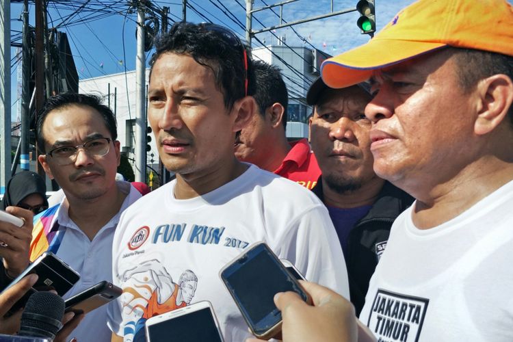 Wakil Gubernur DKI Jakarta Sandiaga Uno di Jalan Pemuda, Rawamangun, Jakarta Timur, Minggu (24/12/2017).