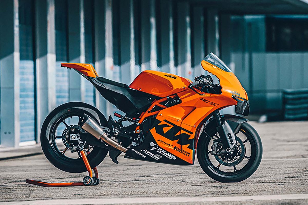 Motor balap KTM RC 8C, dibuat terbatas hanya 100 unit