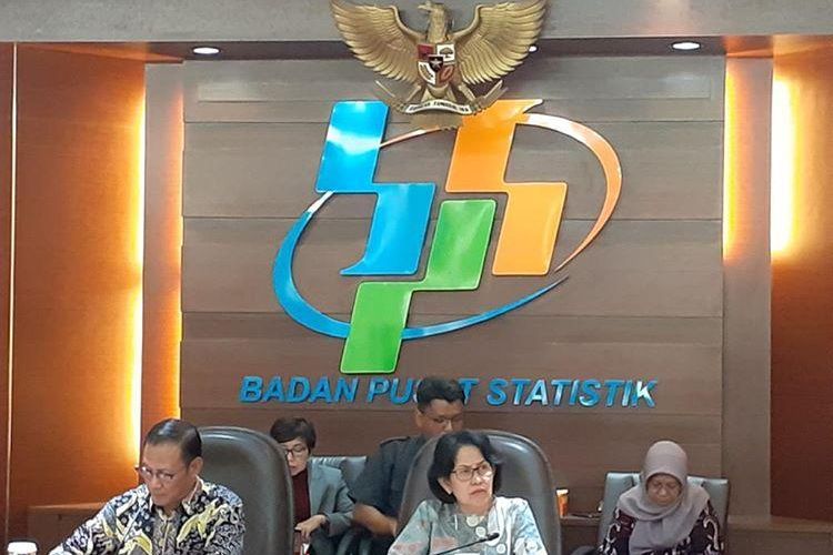 Kepala Badan Pusat Statistik (BPS) Suhariyanto saat memaparkan inflasi bulan November 2019 di Jakarta, Senin (2/12/2019).