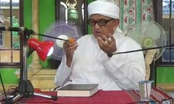 Pengasuh Ponpes Ibnul Amin Pemangkih KH Muchtar Tutup Usia, Bupati HST Iringi ke Pemakaman