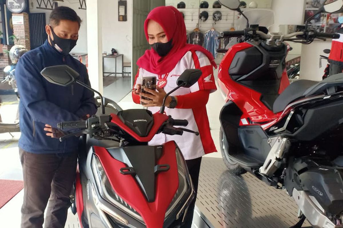 Ilustrasi membeli motor di diler Honda di Jawa Barat