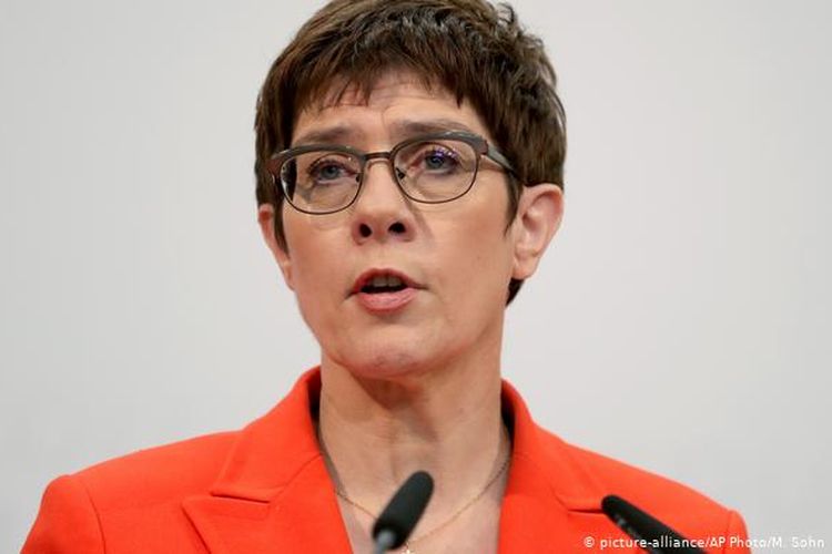 Menteri Pertahanan Jerman Annegret Kramp-Karrenbauer