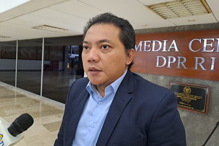 Anggota Komisi III DPR Fraksi Nasdem Taufik Basari saat ditemui awak media di Gedung DPR, Senayan, Jakarta Pusat, Rabu (8/3/2023). 