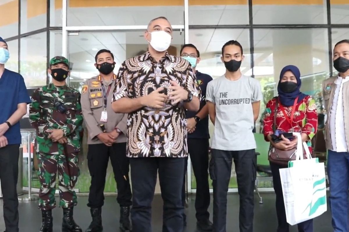 FA, Mahasiswa yang dibanting polisi diizinkan pulang setelah dirawat dua hari di RS Ciputra Tangerang, Sabtu (16/11/2021)