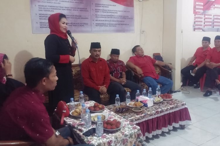 Puti Guntur Soekarno di kantor DPC PDI-P Bangkalan.