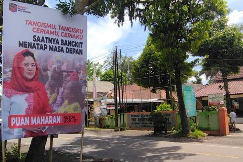 Tak Berizin, Baliho Puan Maharani di Lokasi Bencana Gunung Semeru Dicopot Satpol PP