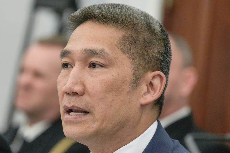 Trump Tunjuk Eks Petugas Penjinak Bom Jadi Menteri Angkatan Laut AS