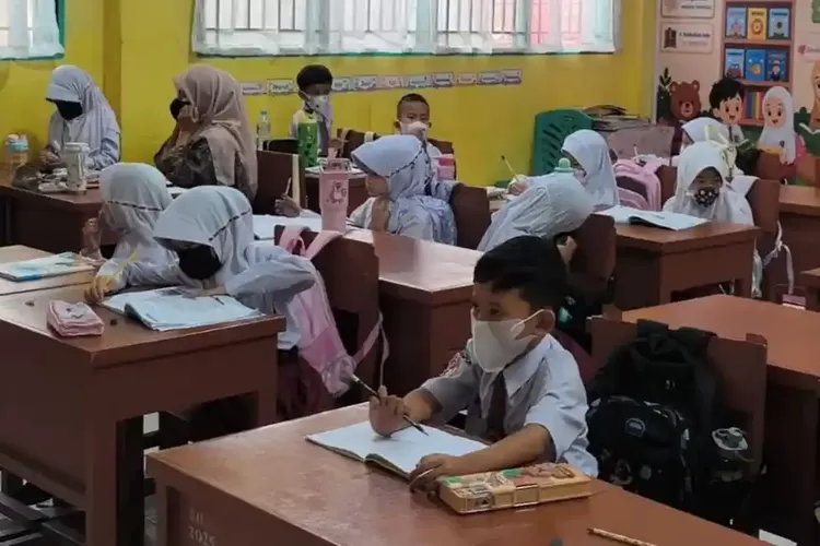 Udara Padang Berbahaya, Siswa Bergejala ISPA Boleh Tak Masuk Sekolah