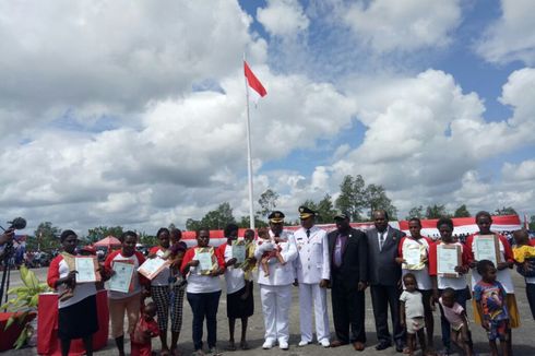 Di HUT RI ke-73, Pemkab Asmat Berikan 9.125 Akta Kelahiran Anak 