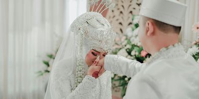 Haruskah Pengantin Perempuan Hadir Saat Akad Nikah? Ini Penjelasan Fikih dan Aturannya