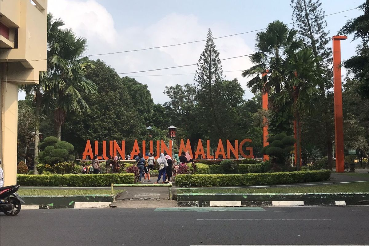 Alun-Alun Merdeka di Kota Malang, Jawa Timur. 