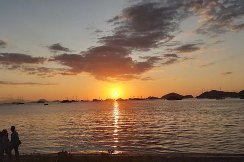 Pantai Pede, Tempat Terbaik Berburu Sunset di Labuan Bajo