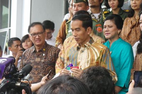 Jokowi: Gunakan Kartu-kartu untuk Hal Penting, Jangan untuk Beli Pulsa