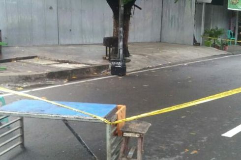 Penjinak Bom Cek Isi Koper Hitam Misterius Dekat Masjid di Makassar