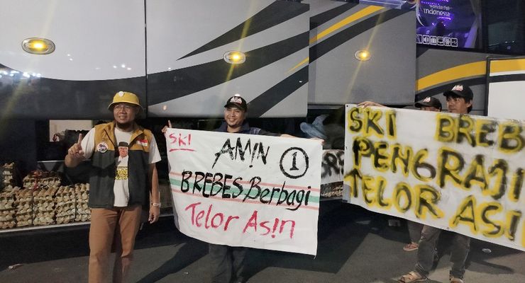 Hadiri Kampanye Amin di JIS Jakarta, Warga Brebes Bawa 10.000 Butir Telur Asin