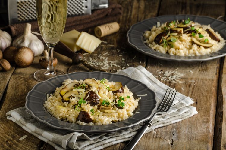 Ilustrasi risotto, nasi creamy khas Italia. 