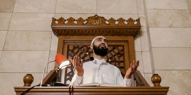 Khutbah Jumat 27 Februari Ramadhan: Dari Keluarga hingga Pemimpin, Inilah Fondasi Masyarakat Madani