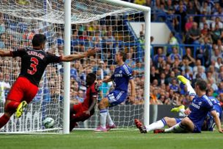 Para pemain Swansea City merayakan gol ke gawang Chelsea yang dicetak oleh gol bunuh John Terry pada lanjutan Premier League di Stadion Stamford Bridge, Sabtu (13/9/2014).