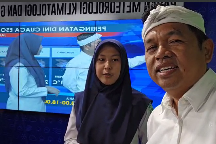 Gubernur Jawa Barat Dedi Mulyadi mencandai Uu, forcaster BMKG saat meninjau perkembangan hasil modifikasi cuaca, Rabu (12/3/2025).