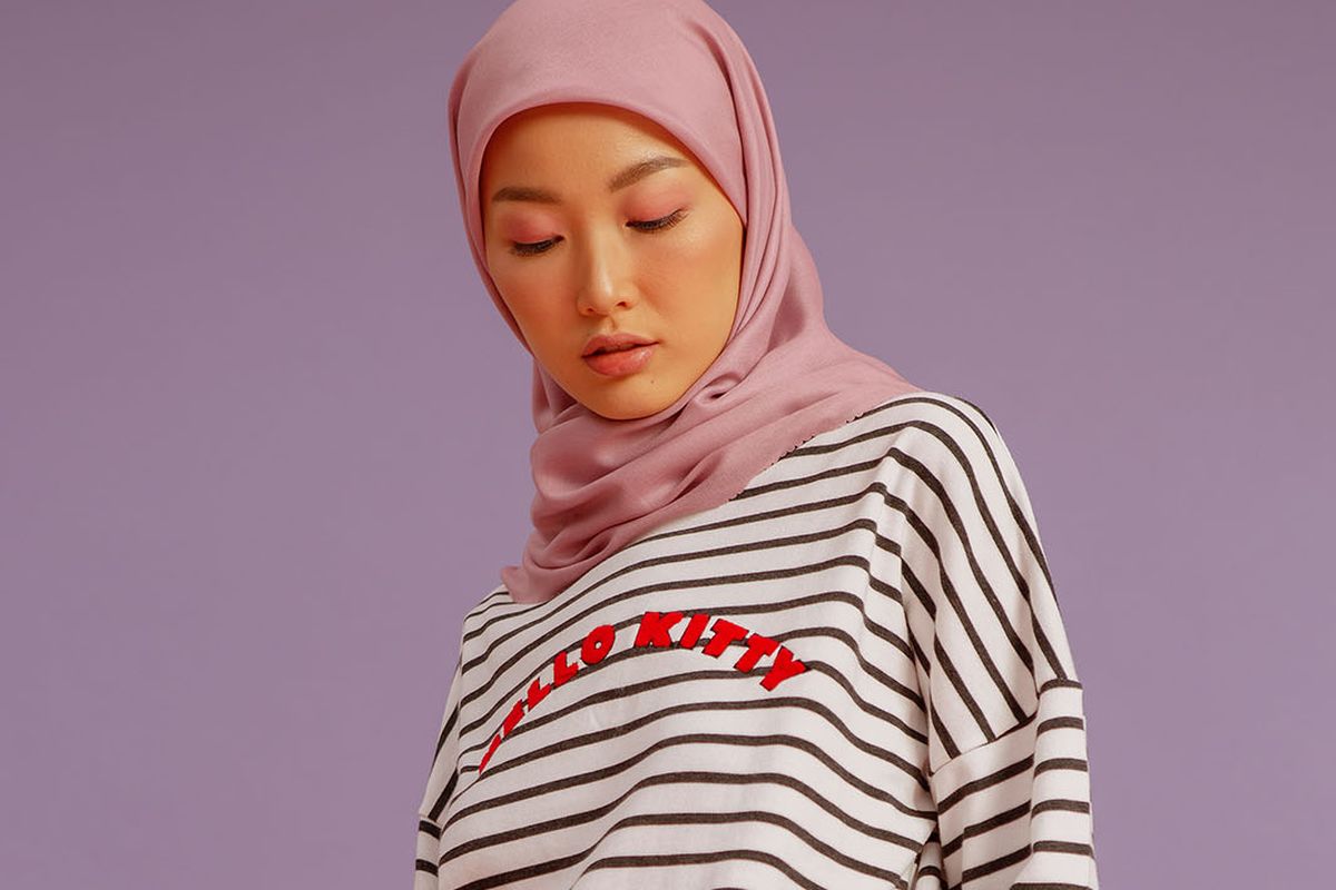Salah satu koleksi Hello Kitty X HijabChic.