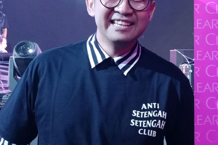 Presenter radio Iwet Ramadhan ketika ditemui di sebuah acara di kawasan Sudirman, Jakarta.