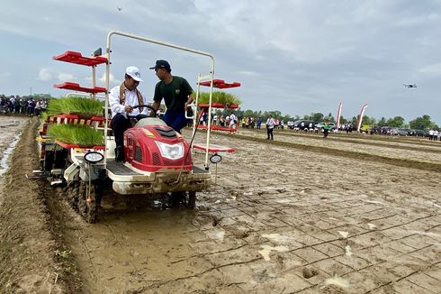 Curhat Sulitnya Pengairan ke Mentan, Petani di Lampung Dapat 2 Traktor