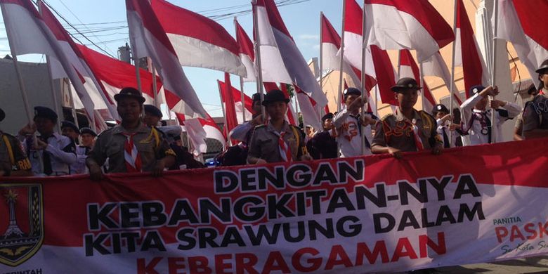 Karnaval memperingati Hari Paskah digelar di Kota Semarang, Jawa Tengah, Jumat (27/4/2018).