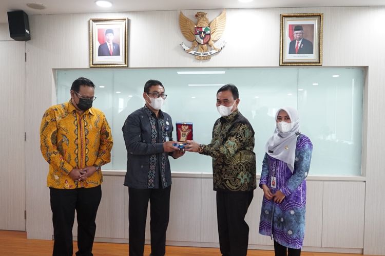 Koordinasi sinergi perencanaan dan pelaksanaan pembangunan SDM kelautan dan perikanan antara BRSDM dan Pemkab Tanah Bumbu, Kalimantan Selatan, di Kantor BRSDM, Jakarta Pusat, Selasa (25/1/2022).