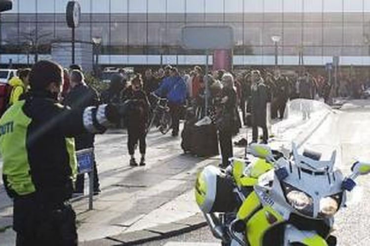Kepolisian Denmark mengevakuasi salah satu terminal Bandara Kopenhagen setelah ditemukannya tas misterius, Rabu (18/11)