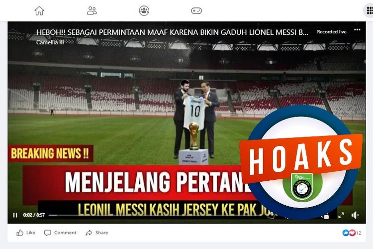 Tangkapan layar Facebook narasi yang menyebut Lionel Messi memberikan jersei kepada Presiden Jokowi