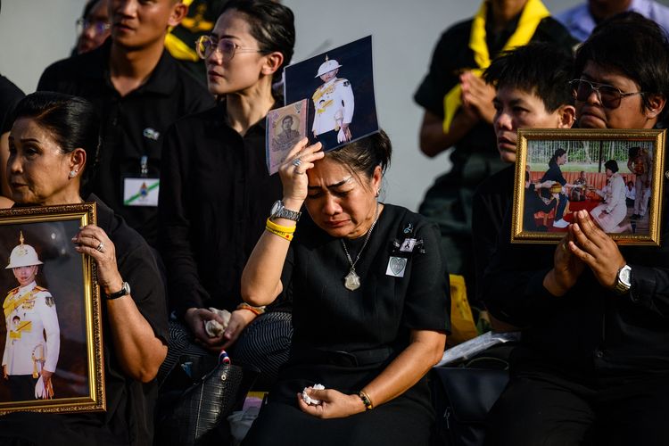 Warga Thailand Menangis Massal, Ribuan Orang Lepas Kepergian Putri Bha
