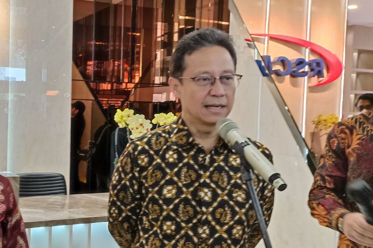 Menteri Kesehatan Budi Gunadi Sadikin menyampaikan keterangan pers pasca peresmian ruangan Central Medical Unit (CMU-3) di RSUP Dr. Cipto Mangunkusumo (RSCM), Jakarta Pusat, Jumat (3/3/2023). 