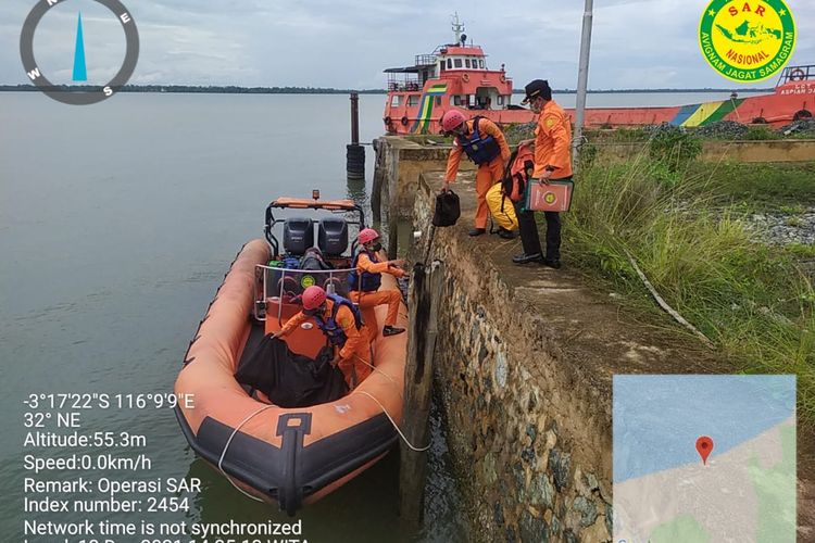 Persiapan pencarian terhadap korban seorang nelayan yang hilang ditengah laut saat berusaha memperbaiki barang di perairan Pagatan, Tanah Bumbu, Kalsel Minggu (12/12/2021). 