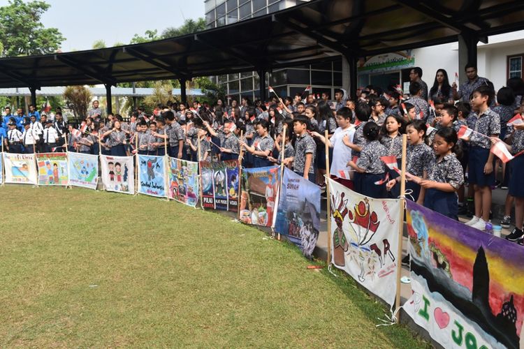 Peringatan Sumpah Pemuda (28/10/2018) yang juga dilaksanakan Sekolah Global Sevilla merupakan salah satu upaya dalam menumbuhkan kebanggan sebagai bangsa Indonesia. 