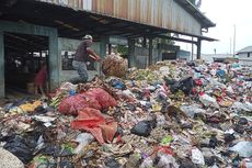 Gunung Sampah di Pasar Cileunyi Bikin Omzet Pedagang Turun, Satu Bulan Tak Diangkut hingga Pelanggan Kabur