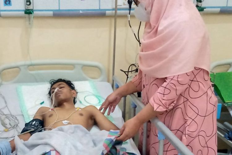 Rizky Dendy Nugroho, pria asal Blimbing, Kota Malang tengah dirawat di Rumah Sakit Saiful Anwar, Kota Malang. 